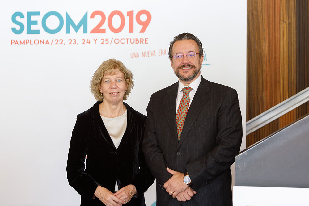 Nuevo presidente y vicepresidenta SEOM